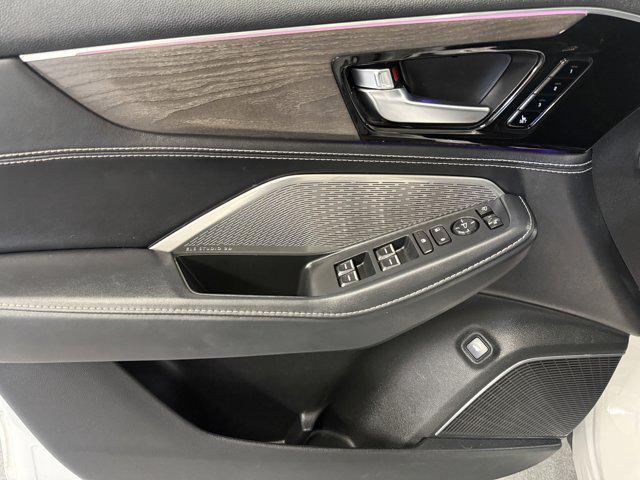 Photo of 2023 Platinum White Pearl Acura MDX