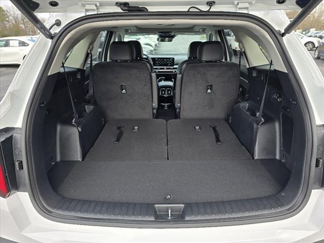 Photo of 2025 Glacial White Pearl Kia Sorento