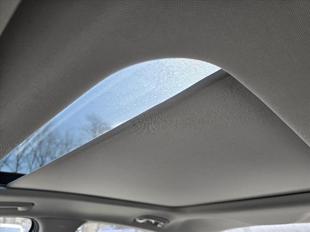 Photo of 2025 Snow White Pearl Kia K5