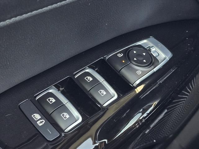 Photo of 2025 Snow White Pearl Kia K5
