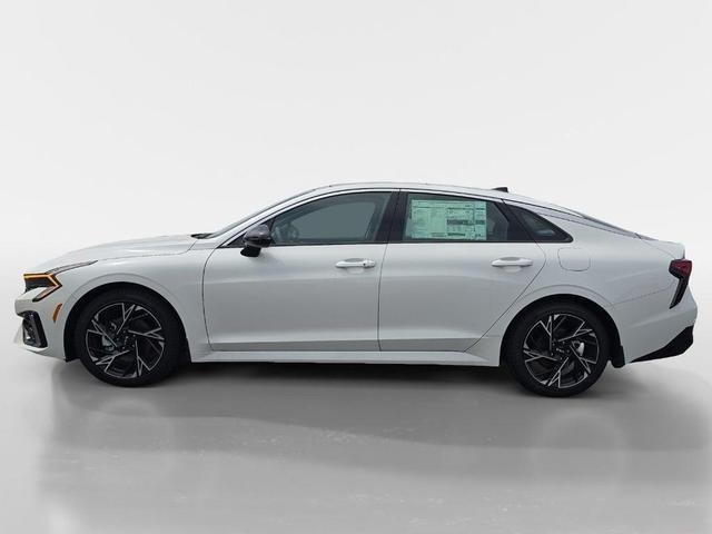 Photo of 2025 Snow White Pearl Kia K5