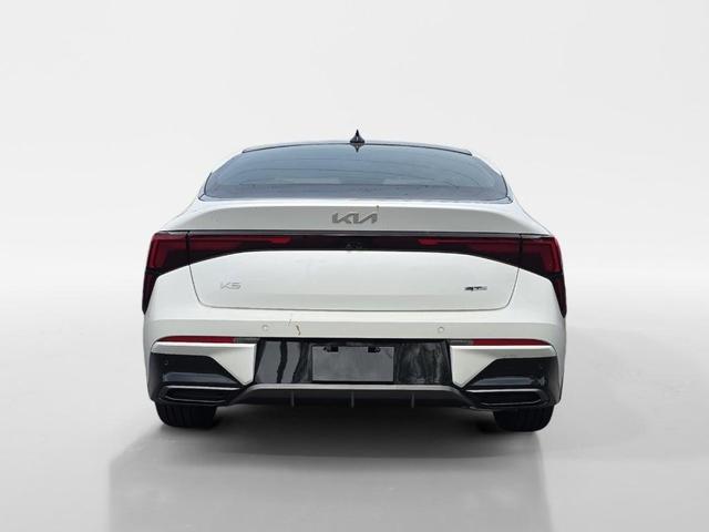 Photo of 2025 Snow White Pearl Kia K5