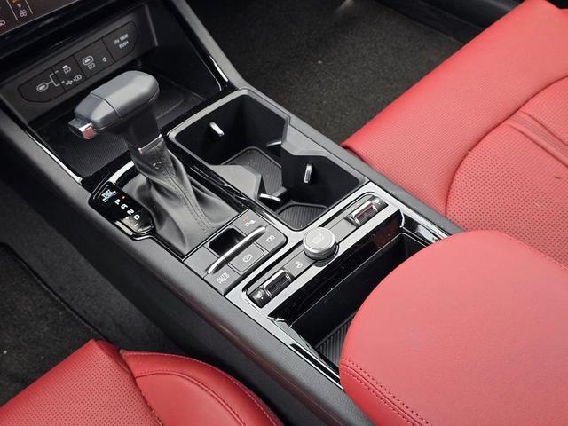 Photo of 2025 Snow White Pearl Kia K5
