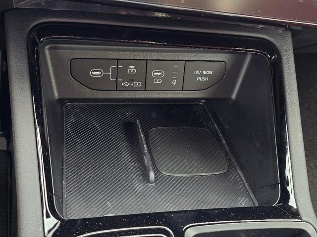 Photo of 2025 Snow White Pearl Kia K5