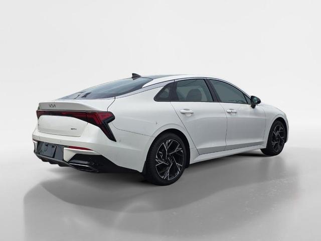 Photo of 2025 Snow White Pearl Kia K5