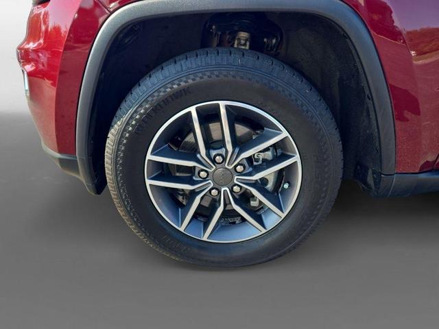 Photo of 2020 Velvet Red Pearlcoat Jeep Grand Cherokee