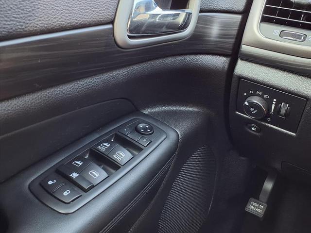 Photo of 2020 Velvet Red Pearlcoat Jeep Grand Cherokee
