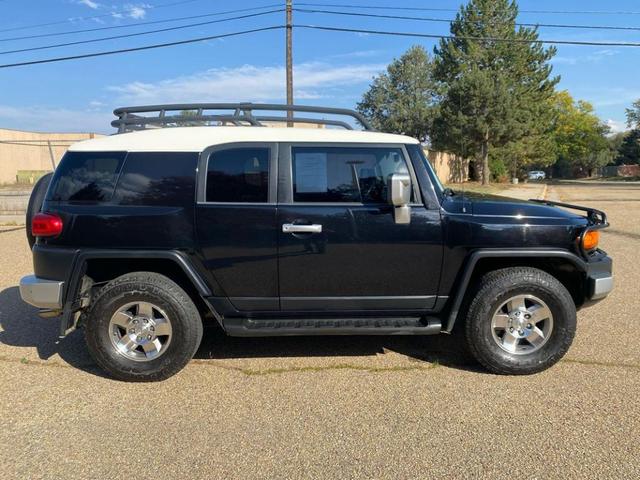 Photo of 2008 Black Toyota FJ Cruiser