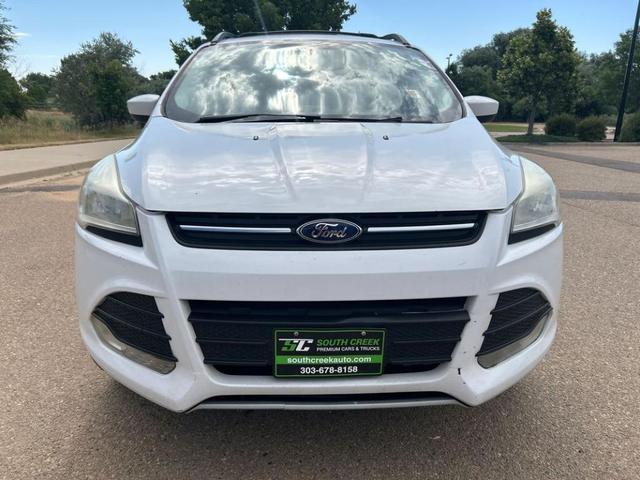 Photo of 2013 White Ford Escape