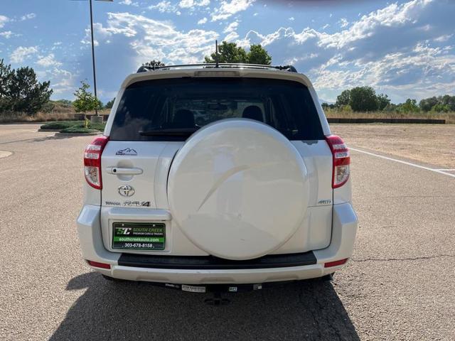 Photo of 2009 White Toyota RAV4