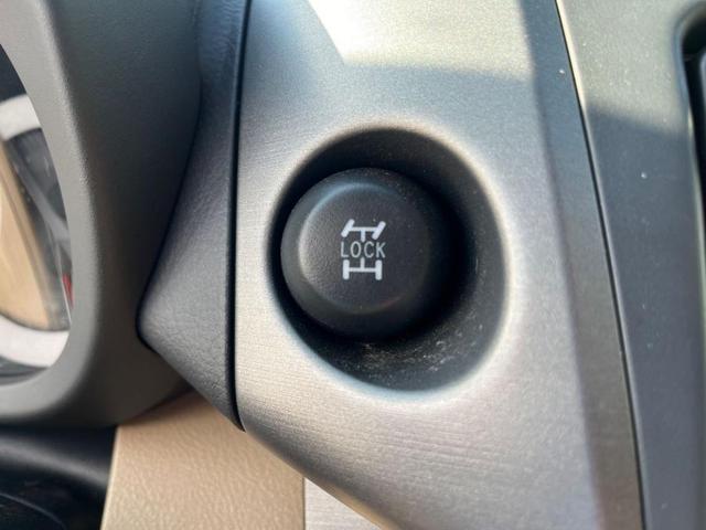 Photo of 2009 White Toyota RAV4