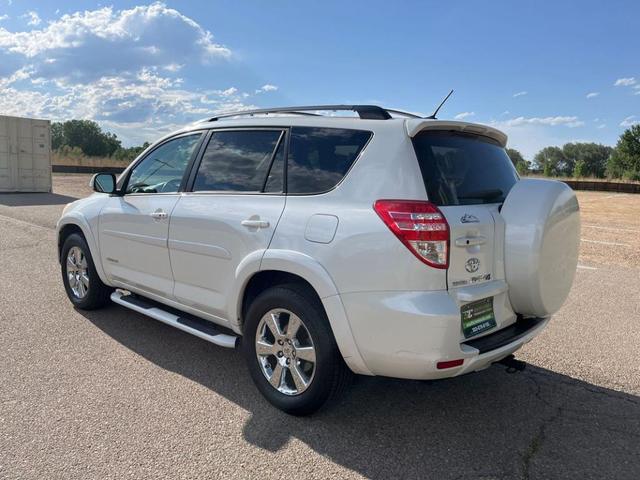 Photo of 2009 White Toyota RAV4