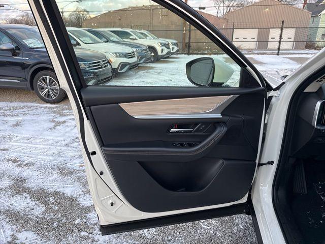 Photo of 2025 Rhodium White Premium Mazda CX-90