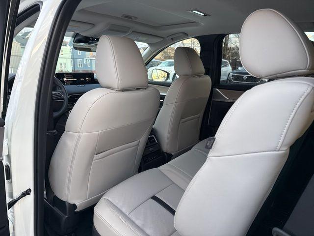Photo of 2025 Rhodium White Premium Mazda CX-90