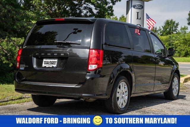 Photo of 2018 Black Onyx Crystal Pearlcoat Dodge Grand Caravan