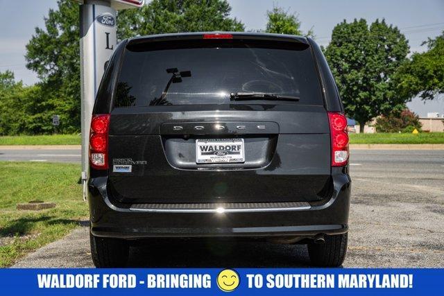 Photo of 2018 Black Onyx Crystal Pearlcoat Dodge Grand Caravan