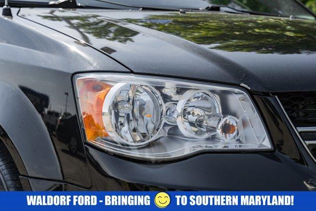 Photo of 2018 Black Onyx Crystal Pearlcoat Dodge Grand Caravan