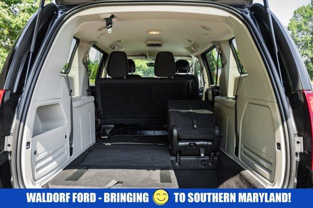 Photo of 2018 Black Onyx Crystal Pearlcoat Dodge Grand Caravan