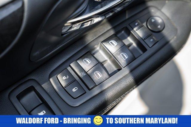 Photo of 2018 Black Onyx Crystal Pearlcoat Dodge Grand Caravan