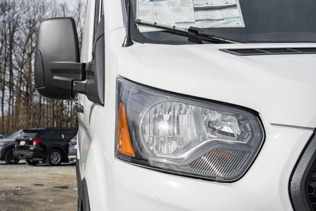 Photo of 2025 Oxford White Ford Transit-250