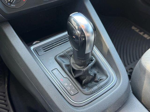 Photo of 2018 Black Uni Volkswagen Jetta