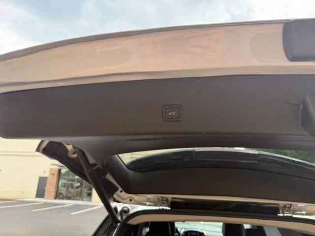 Photo of 2020 Silver Ice Metallic Chevrolet Traverse