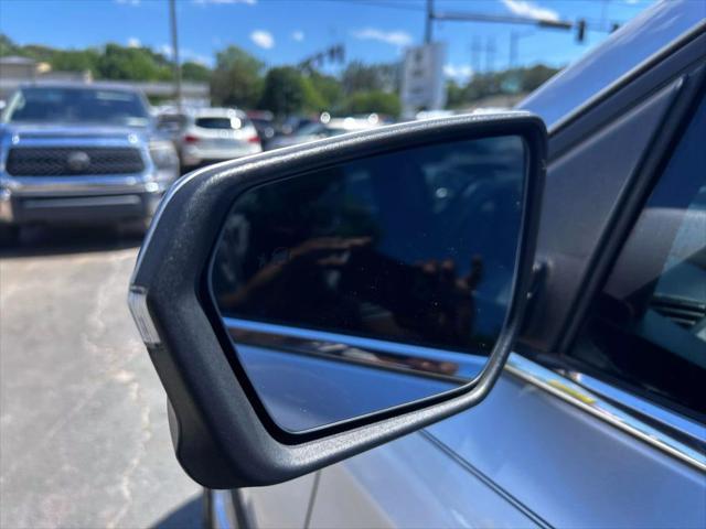 Photo of 2018 Silver Ice Metallic Chevrolet Equinox