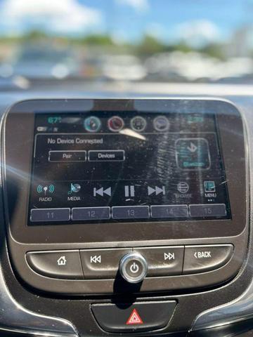 Photo of 2018 Silver Ice Metallic Chevrolet Equinox
