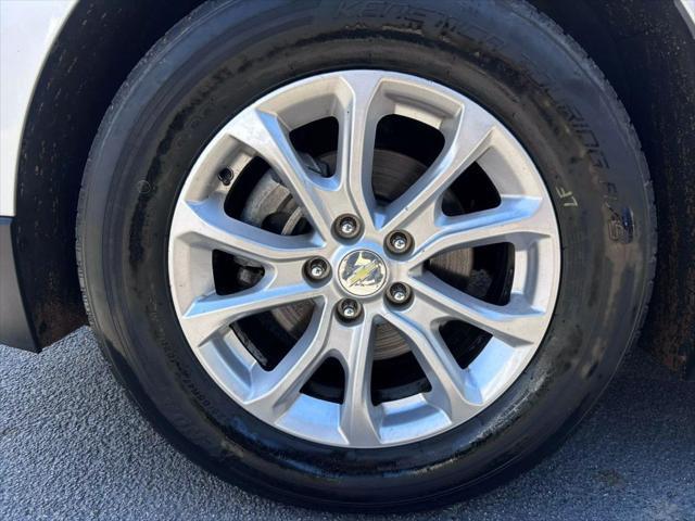 Photo of 2018 Silver Ice Metallic Chevrolet Equinox