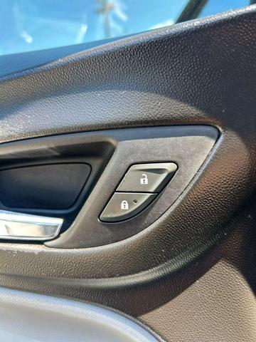 Photo of 2018 Silver Ice Metallic Chevrolet Equinox