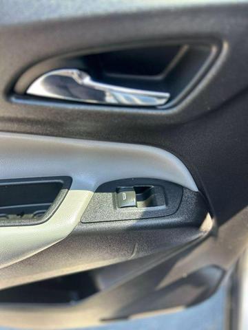 Photo of 2018 Silver Ice Metallic Chevrolet Equinox