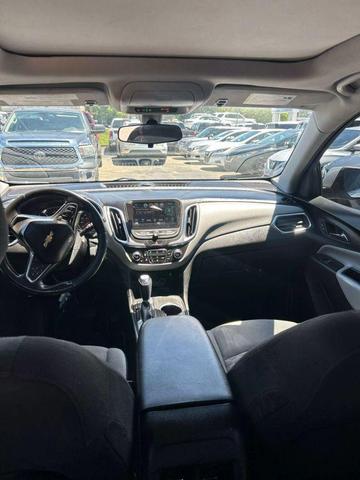 Photo of 2018 Silver Ice Metallic Chevrolet Equinox
