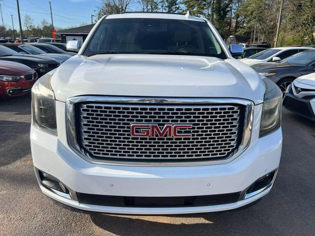 Photo of 2015 White GMC Yukon
