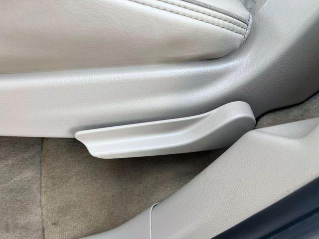 Photo of 2015 White GMC Yukon