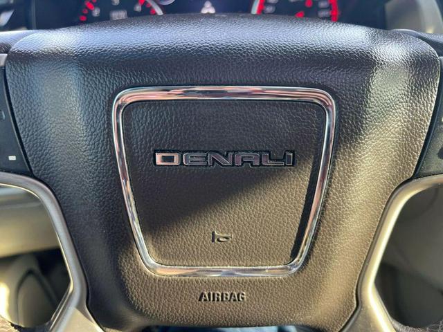 Photo of 2015 White GMC Yukon