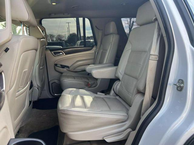 Photo of 2015 White GMC Yukon