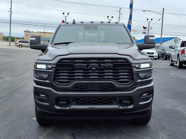 Photo of 2025 Granite Crystal Met. Clea RAM 2500