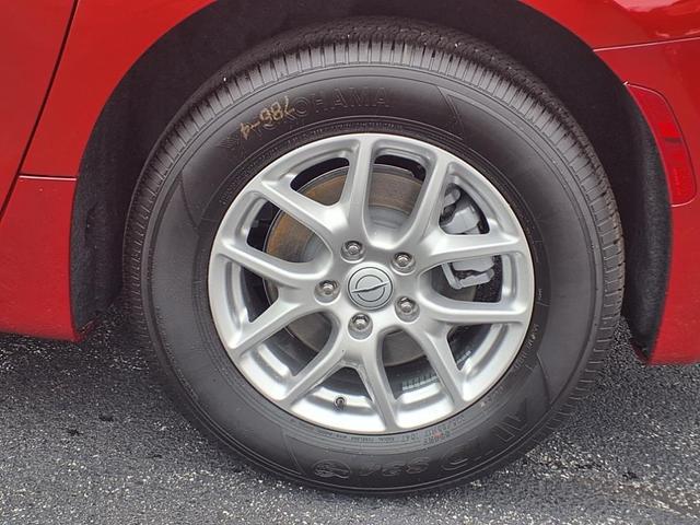 Photo of 2026 Red Hot Pearl Coat Pr6 Chrysler Pacifica