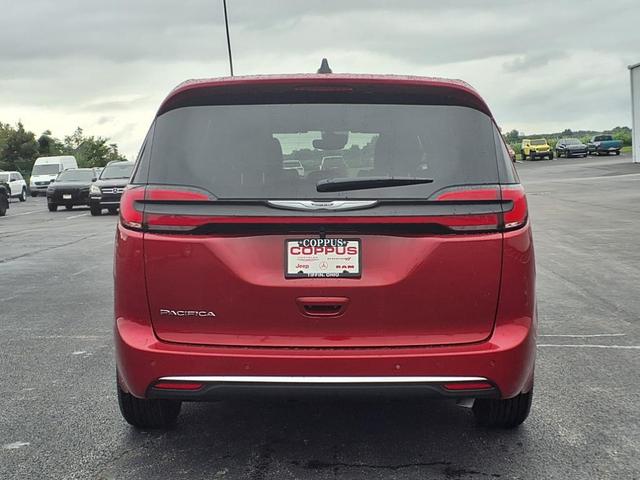Photo of 2026 Red Hot Pearl Coat Pr6 Chrysler Pacifica