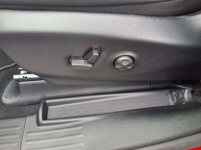 Photo of 2026 Red Hot Pearl Coat Pr6 Chrysler Pacifica