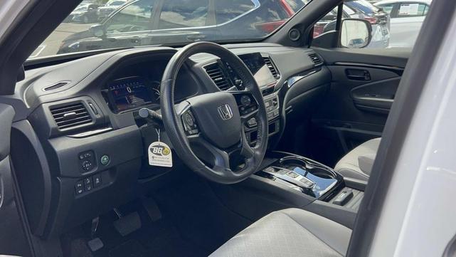 Photo of 2022 Platinum White Pearl Honda Passport