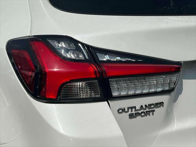 Photo of 2020 Pearl White Mitsubishi Outlander Sport