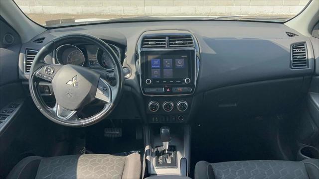 Photo of 2020 Pearl White Mitsubishi Outlander Sport