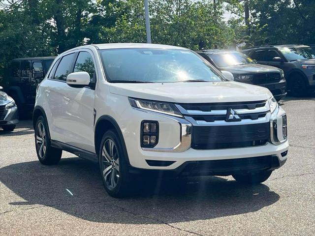 Photo of 2020 Pearl White Mitsubishi Outlander Sport