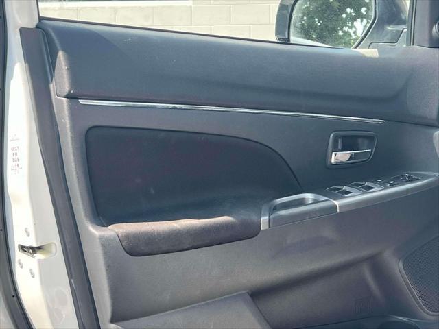 Photo of 2020 Pearl White Mitsubishi Outlander Sport