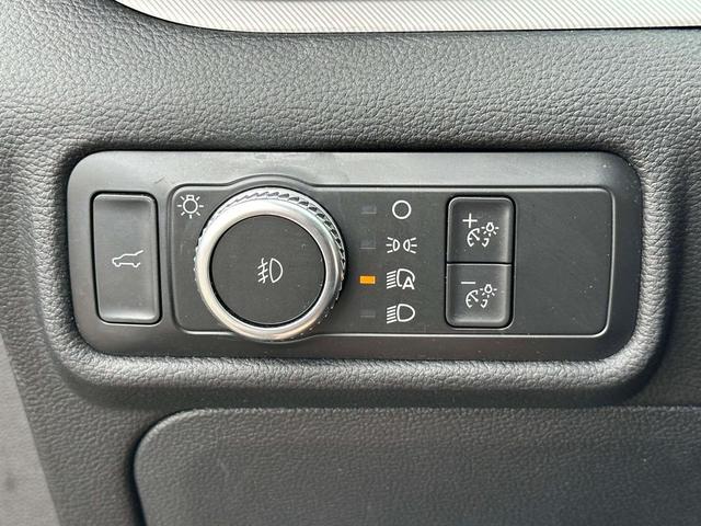 Photo of 2022 Carbonized Gray Metallic Ford Explorer