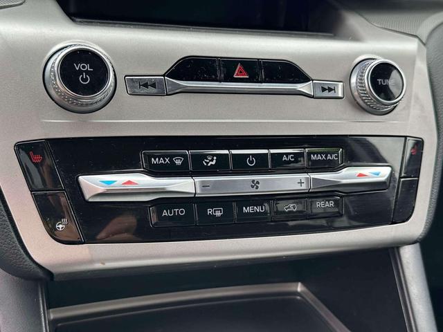 Photo of 2022 Carbonized Gray Metallic Ford Explorer