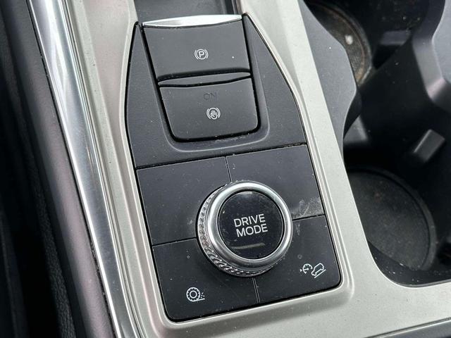 Photo of 2022 Carbonized Gray Metallic Ford Explorer