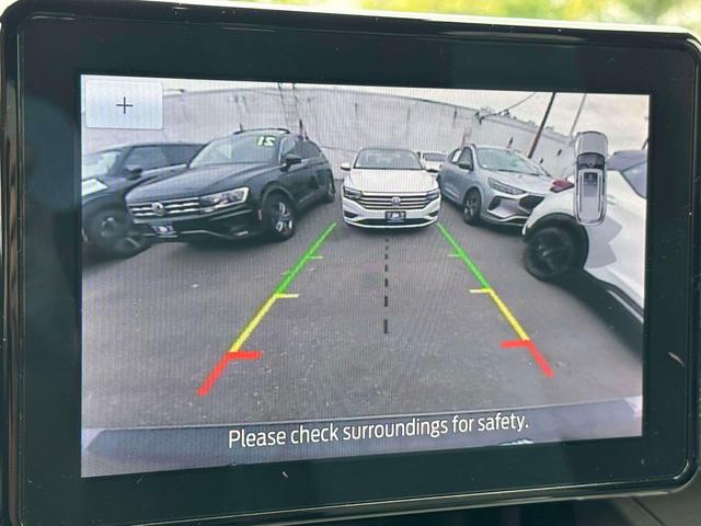 Photo of 2022 Carbonized Gray Metallic Ford Explorer