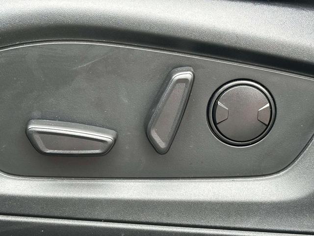 Photo of 2022 Carbonized Gray Metallic Ford Explorer